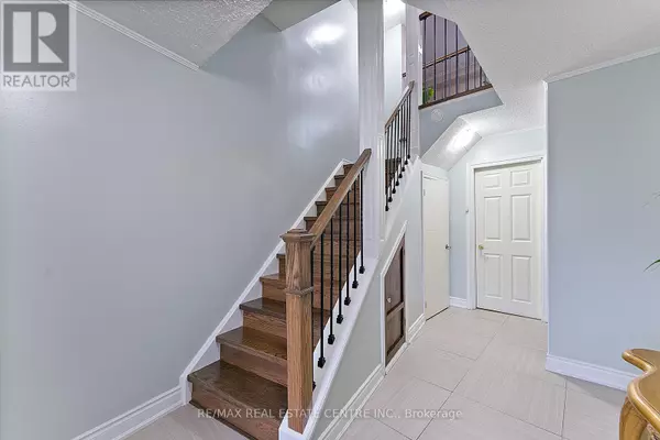 Brampton (central Park), ON L6S3J9,20 ASHTON CRESCENT