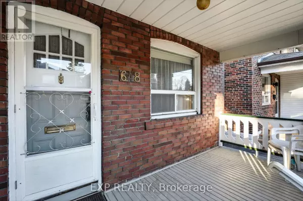 Toronto (runnymede-bloor West Village), ON M6S3S4,648 WILLARD AVENUE