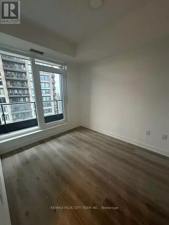 Mississauga (city Centre), ON L5B0P6,395 Square One DR #2506