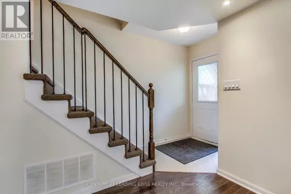 Toronto (dovercourt-wallace Emerson-junction), ON M6H3Z4,7 Foundry AVE #126