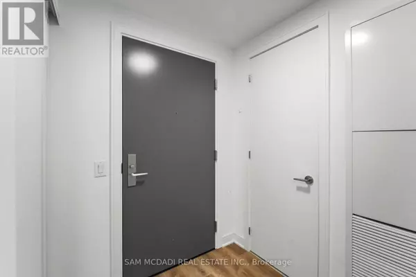 Mississauga (cooksville), ON L5A0B1,86 Dundas ST East #1513