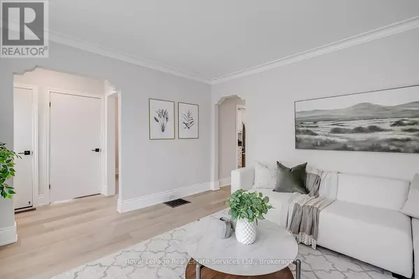 Oakville (co Central), ON L6K3E5,397 BARTOS DRIVE