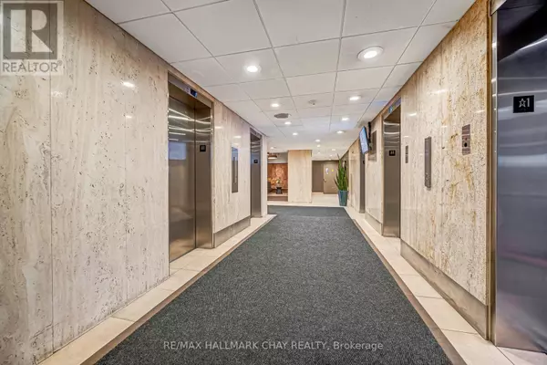 Toronto (mount Dennis), ON M6M5A7,75 Emmett AVE #409