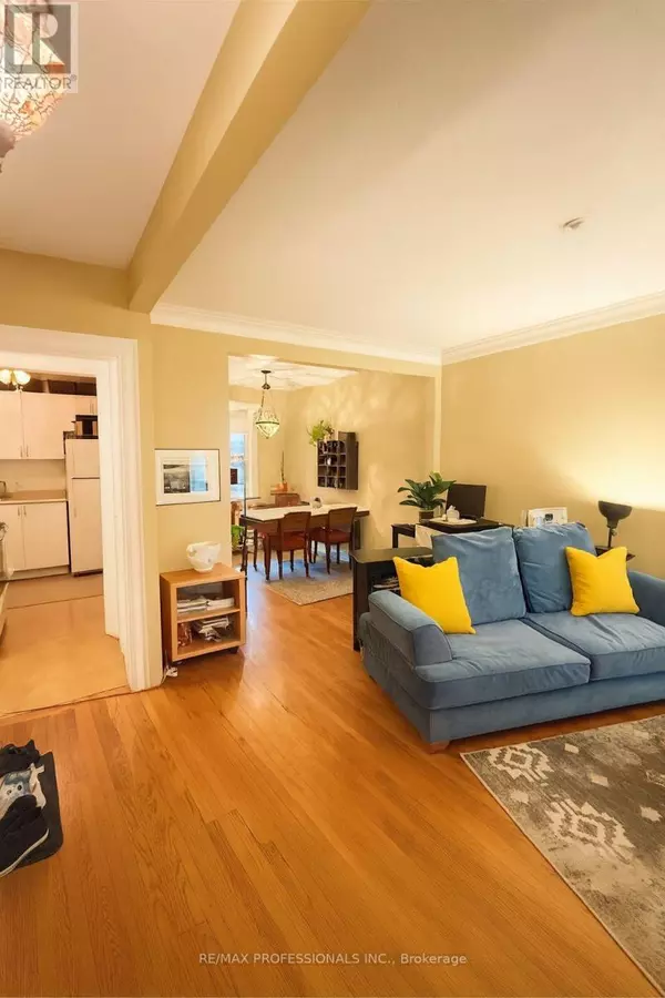 Toronto (lambton Baby Point), ON M6S4S2,40 WARREN CRESCENT