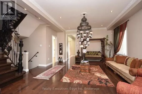 Mississauga (churchill Meadows), ON L5M0H7,3364 CHIEF MBULU WAY