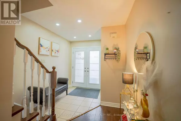 Brampton (brampton West), ON L6X4N6,110 GOLDENLIGHT CIRCLE