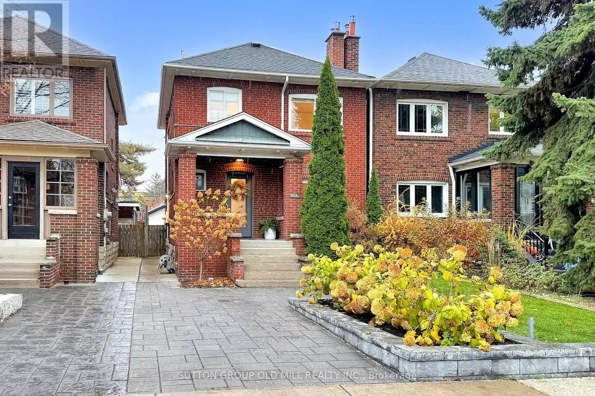 Toronto (runnymede-bloor West Village), ON M6S4L5,215 HUMBERCREST BOULEVARD