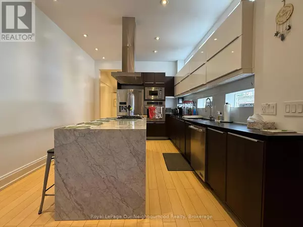 Toronto (new Toronto), ON M8V2Z7,150 FIFTH STREET