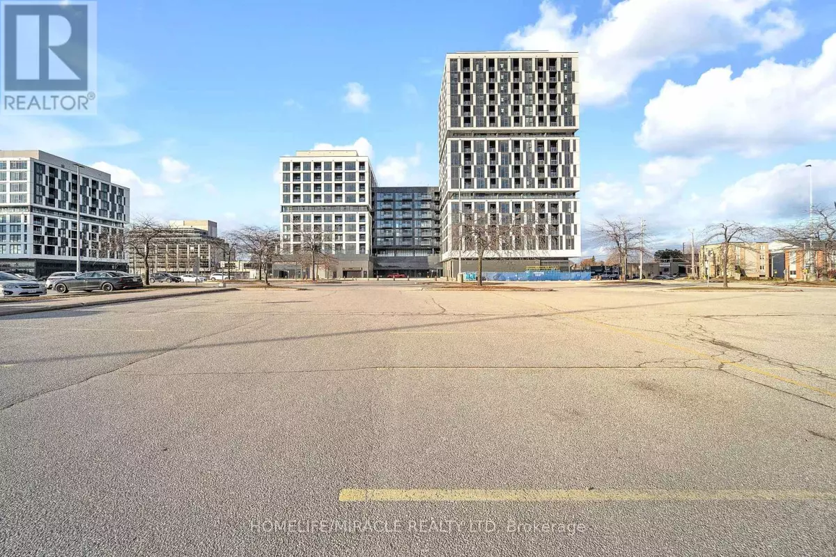 Toronto (islington-city Centre West), ON M8Z6C7,1007 The Queensway #306