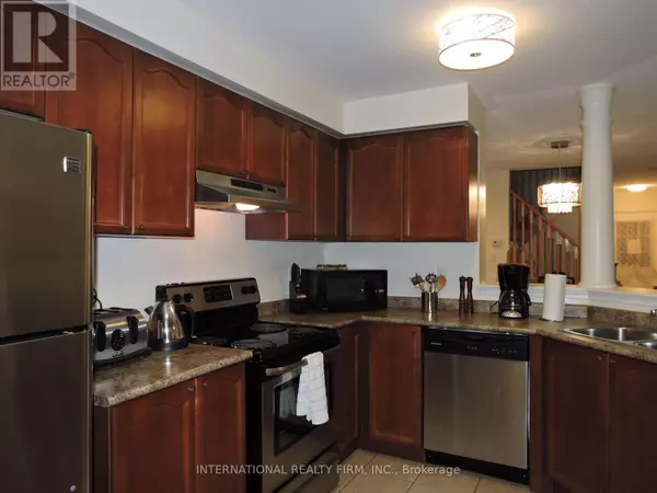 Oakville (wm Westmount), ON L6M4W9,2453 BAINTREE CRESCENT