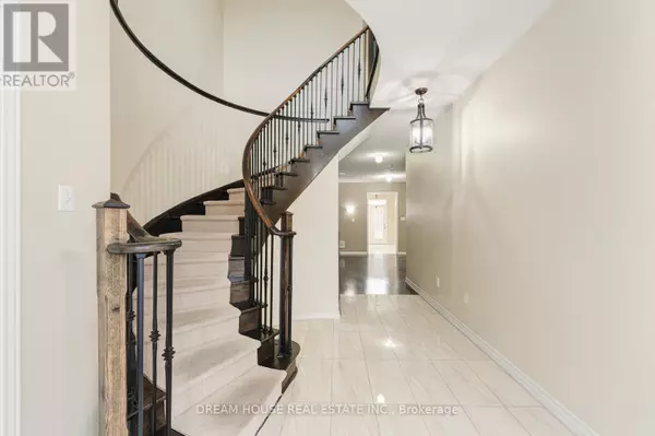 Brampton (sandringham-wellington), ON L6R3L2,28 CAPE DORSET CRESCENT