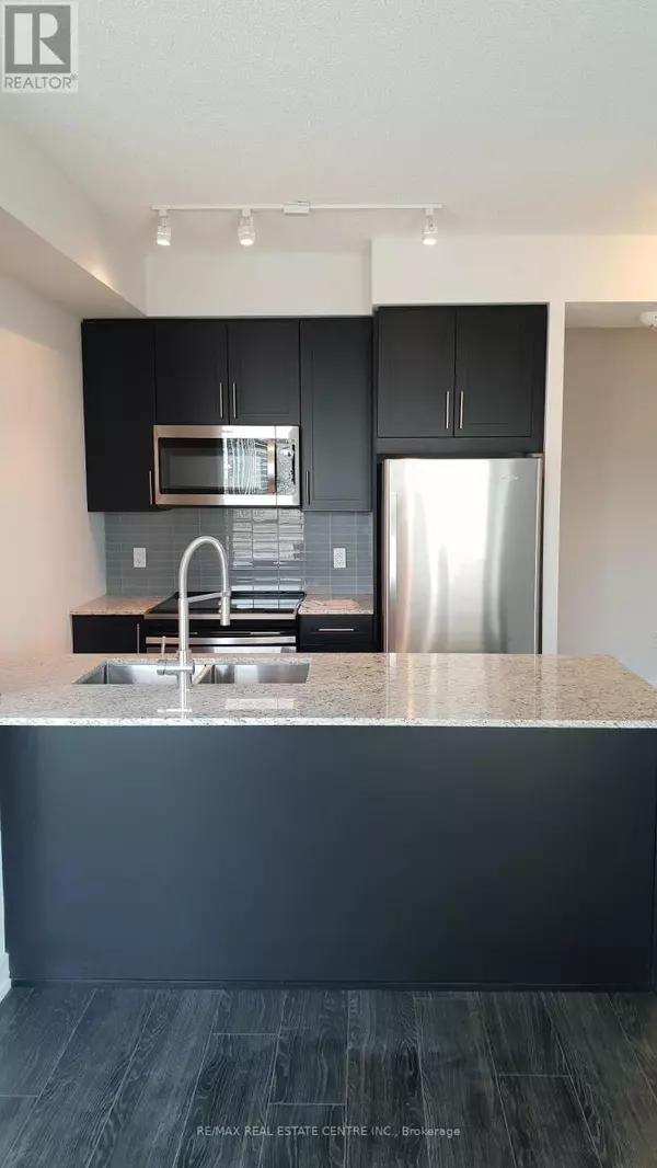 Mississauga (city Centre), ON L5B0K8,4055 Parkside Village DR #1215