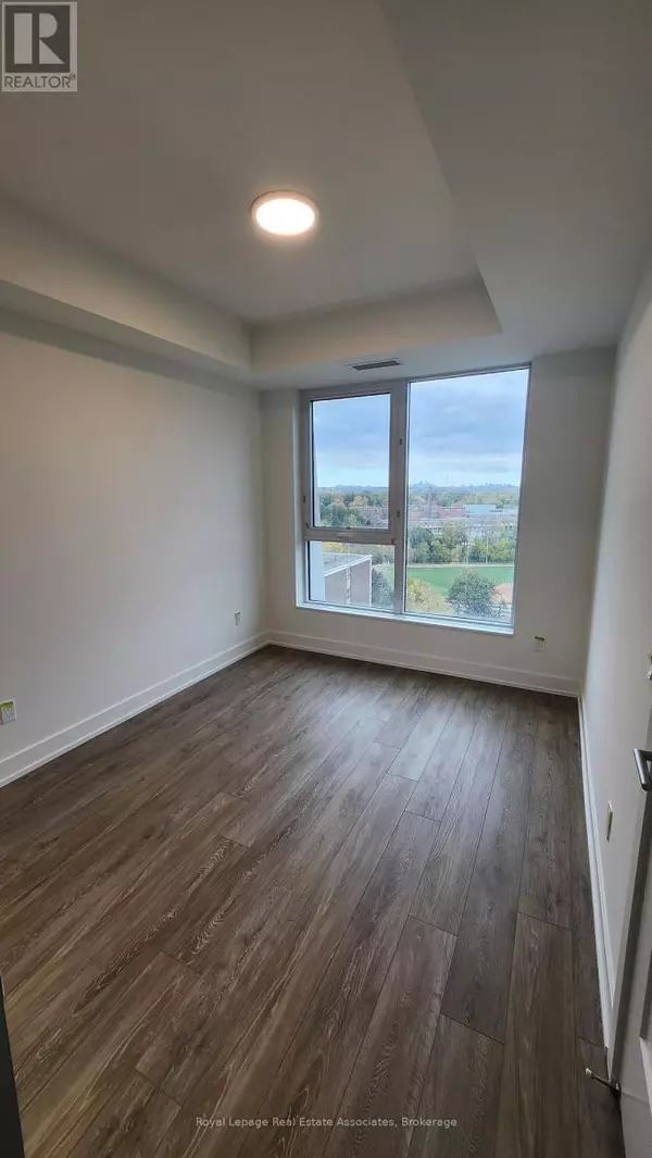 Toronto (islington-city Centre West), ON M9A3K1,60 Central Park Roadway #1002