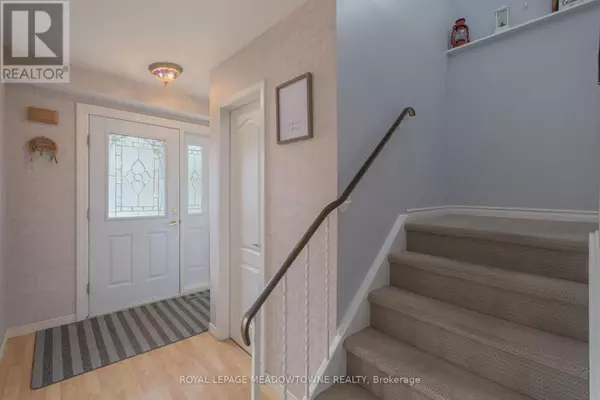 Mississauga (streetsville), ON L5M1T7,40 JOYCELYN DRIVE