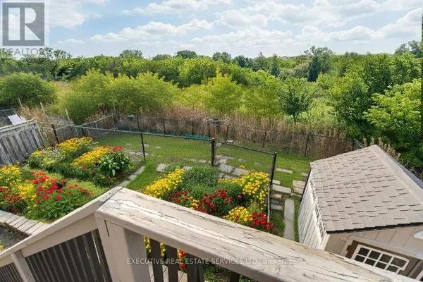 Brampton (sandringham-wellington), ON L6R0E4,44 MOLDOVAN DRIVE