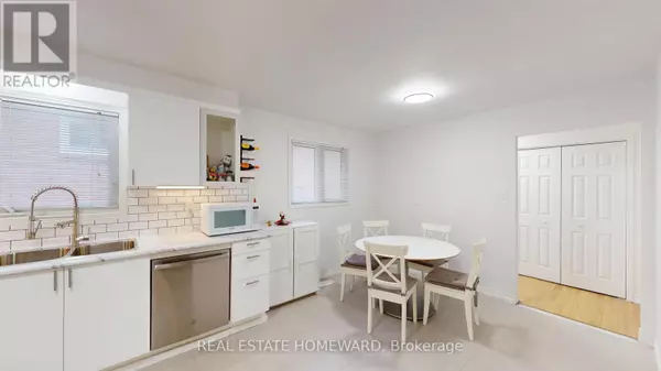 Toronto (york University Heights), ON M3J3C4,112 BENJAMIN BOAKE TRAIL