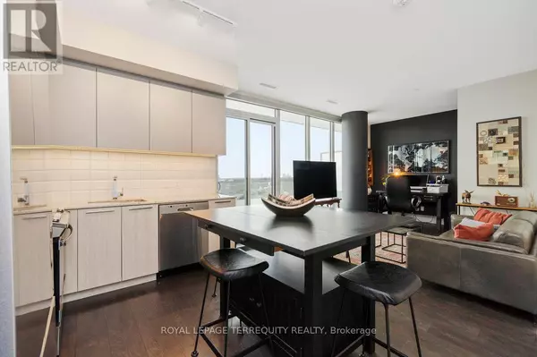 Toronto (edenbridge-humber Valley), ON M8X0B2,20 Brin DR #1901