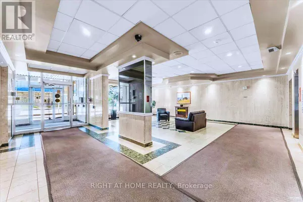 Toronto (briar Hill-belgravia), ON M6B4C6,135 Marlee AVE #206