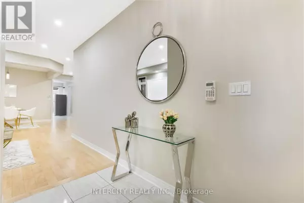 Brampton (sandringham-wellington), ON L6R3Y9,20 RUSSELL CREEK DRIVE