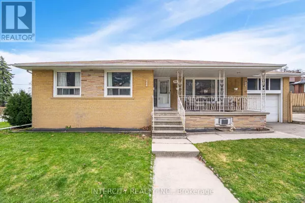 31 MUNHALL ROAD, Toronto (humber Heights), ON M6P1R2