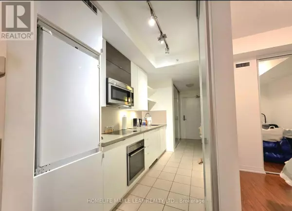 Toronto (mimico), ON M8V0C5,60 Annie Craig DR #508