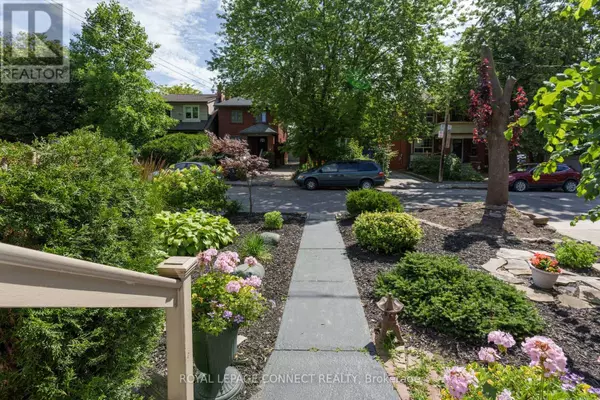 Toronto (runnymede-bloor West Village), ON M6S3M6,754 WINDERMERE AVENUE