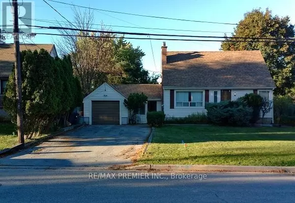 Toronto (thistletown-beaumonde Heights), ON M9V1L2,6 WARDLAW CRESCENT