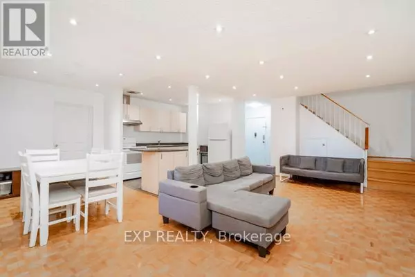 Mississauga (erindale), ON L5C2V3,3025 The Credit Woodlands DR #226