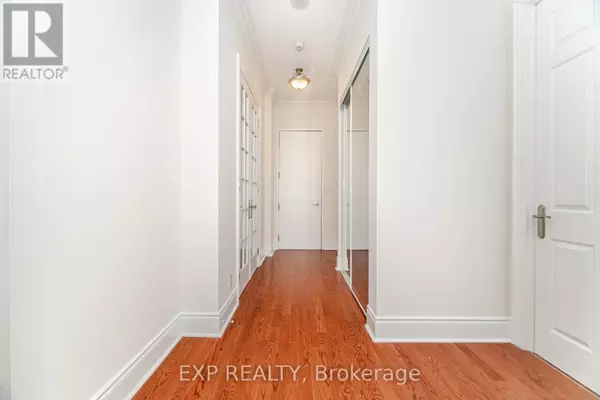 Mississauga (city Centre), ON L5B4M7,3880 Duke Of York BLVD #PH5