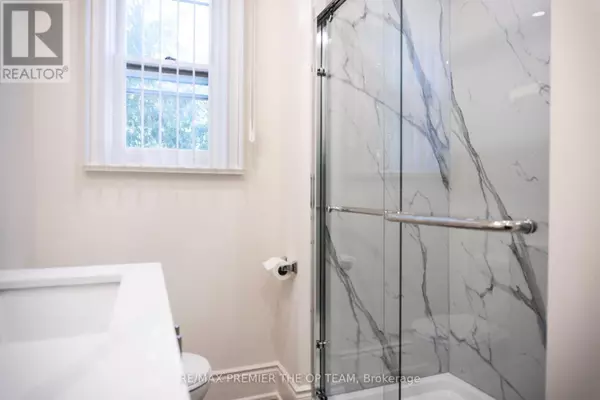 Toronto (islington-city Centre West), ON M9B4K9,148 MARTIN GROVE ROAD