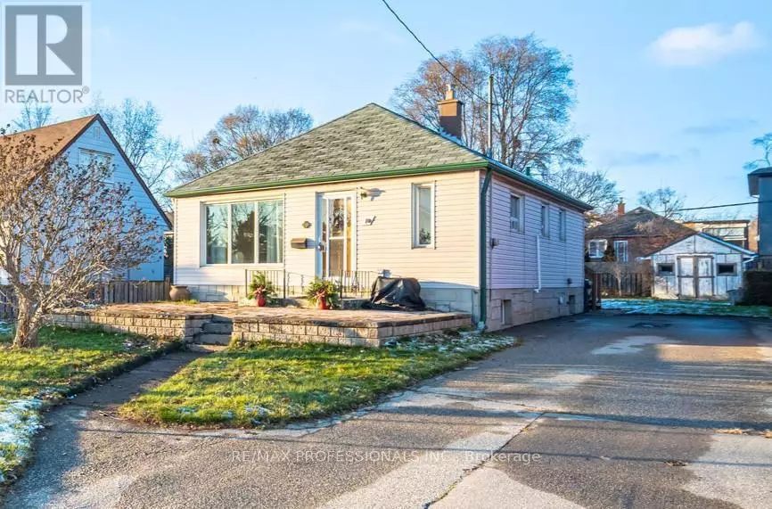 Toronto (alderwood), ON M8W2E3,10 AVALON ROAD