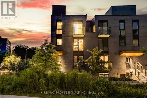 Toronto (edenbridge-humber Valley), ON M8X0B3,10 Brin DR #TH3