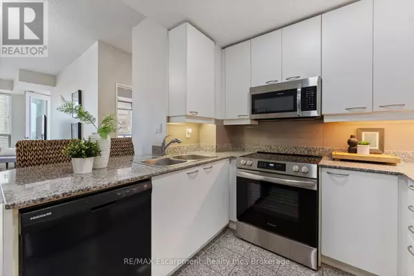 Toronto (mimico), ON M8V3W9,88 Palace Pier #902