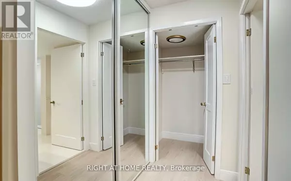 Mississauga (city Centre), ON L5B3W4,350 Webb DR #201