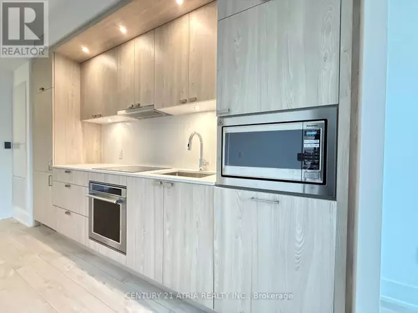 Toronto (edenbridge-humber Valley), ON M9A0G2,259 THE KINGSWAY #225