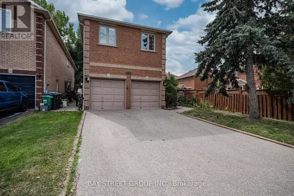 2524 PAULA COURT, Mississauga (sheridan), ON L5K2R5