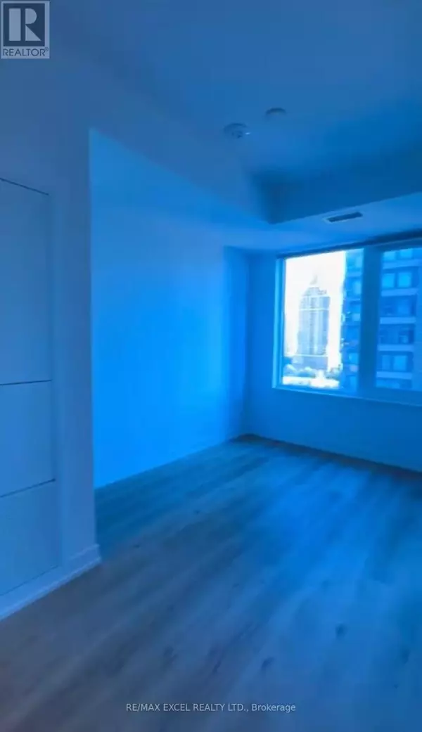 Mississauga (city Centre), ON L5B0P6,395 SQUARE ONE DR #1007