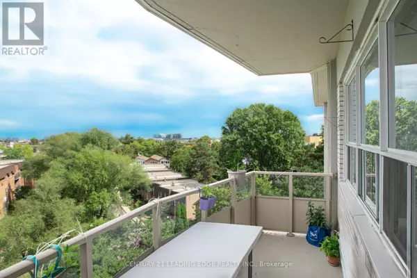 Toronto (york University Heights), ON M3J1B2,80 Grandravine DR #917