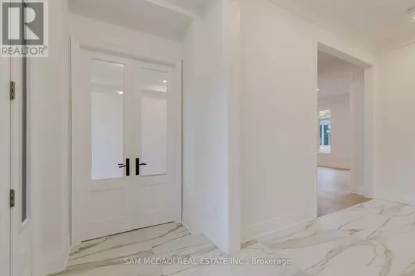 Oakville (sw Southwest), ON L6L6P2,243 PRINCE GEORGE CRESCENT