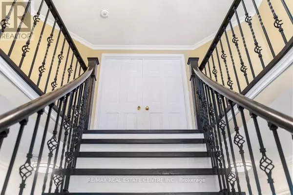 Brampton (brampton South), ON L6Y3H8,48 HOWELL STREET N