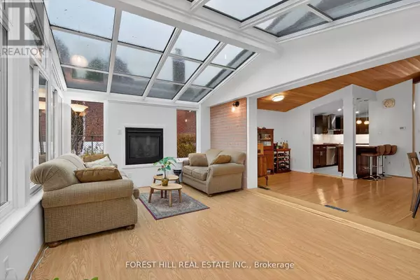 Toronto (humbermede), ON M9M1R1,130 VEROBEACH BOULEVARD