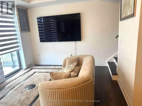 Brampton (bram East), ON L6P0Y6,95 Attmar DR #303