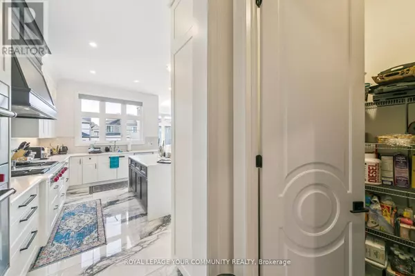 Oakville (ga Glen Abbey), ON L6M5M5,2401 IRENE CRESCENT