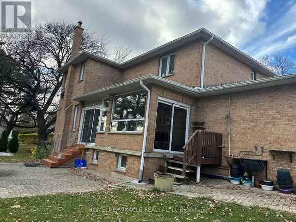 Toronto (thistletown-beaumonde Heights), ON M9V2Y8,85 HARLOW CRESCENT