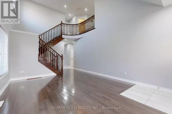 Brampton (sandringham-wellington), ON L6R3Z6,9 LOBELIA STREET