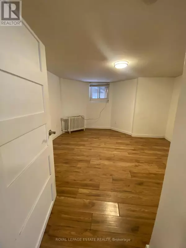 Toronto (high Park-swansea), ON M6R1Y7,67 Boustead AVE #Bsmt Apt