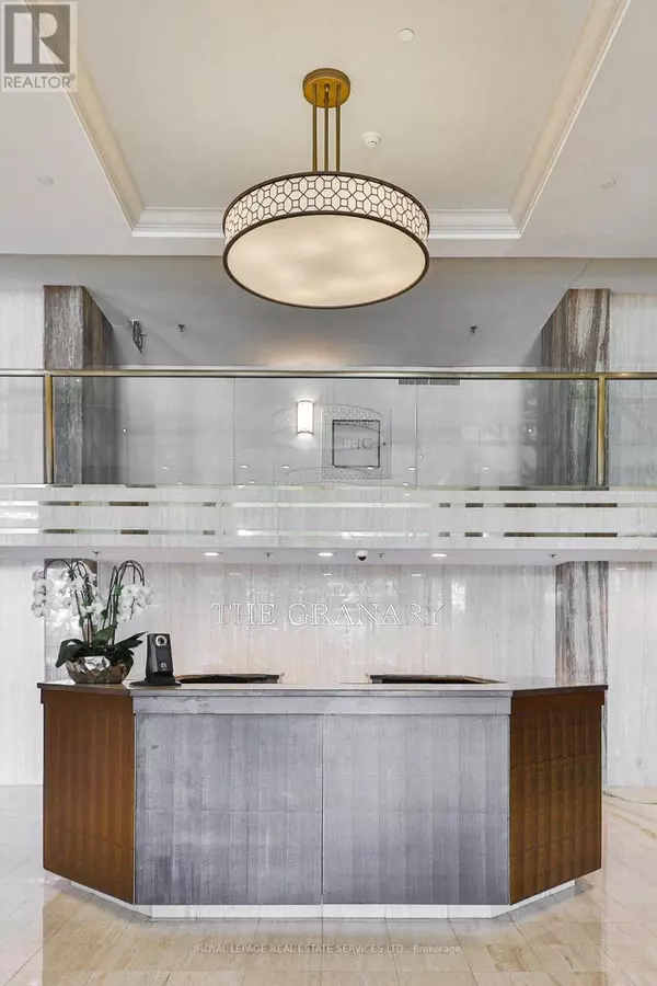 Oakville (oo Old Oakville), ON L6J6M9,100 Lakeshore RD East #708