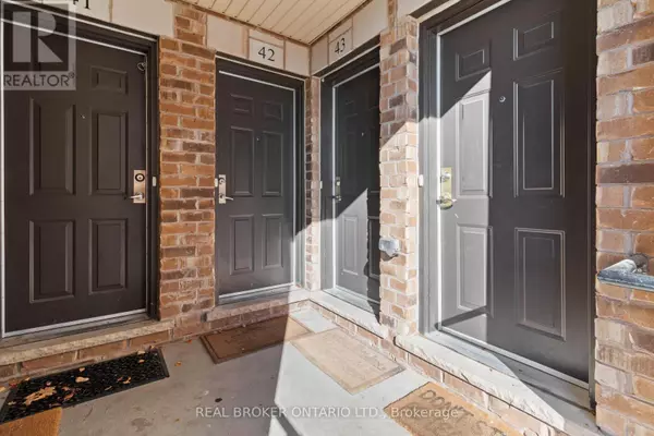 Oakville (wm Westmount), ON L6M0S3,2441 Greenwich DR North #42