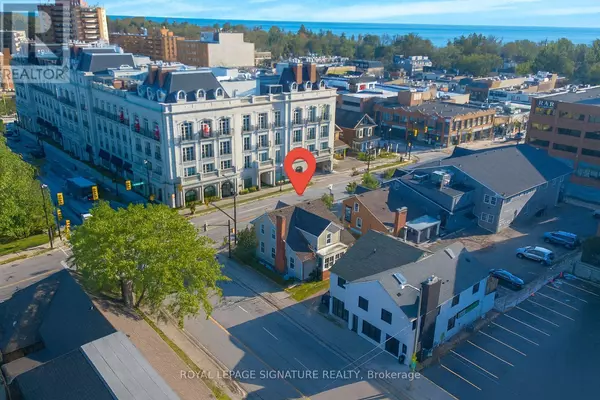 Oakville (oo Old Oakville), ON L6J3G5,140 TRAFALGAR ROAD