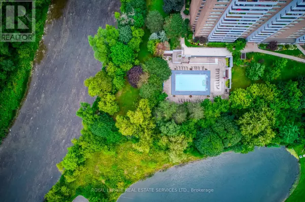 Toronto (rockcliffe-smythe), ON M6N4X4,240 Scarlett RD #405